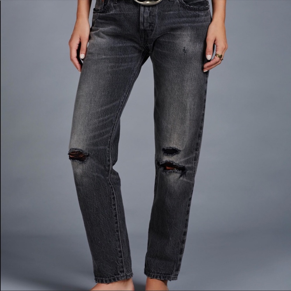 Levis Black Selvedge Crop 501 CT Jean, Size 29 NWT